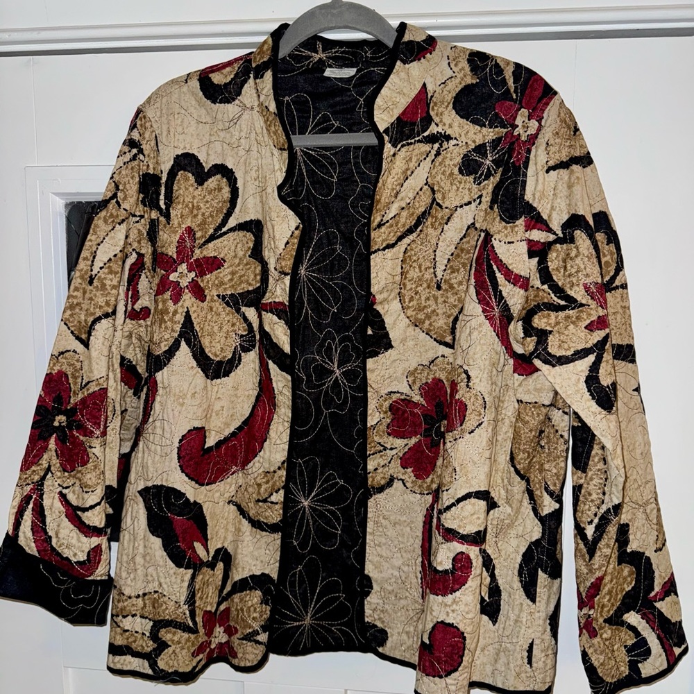 Alfred Dunner Cream and Red Floral Jacket - very cozy but light - Fall Fashion